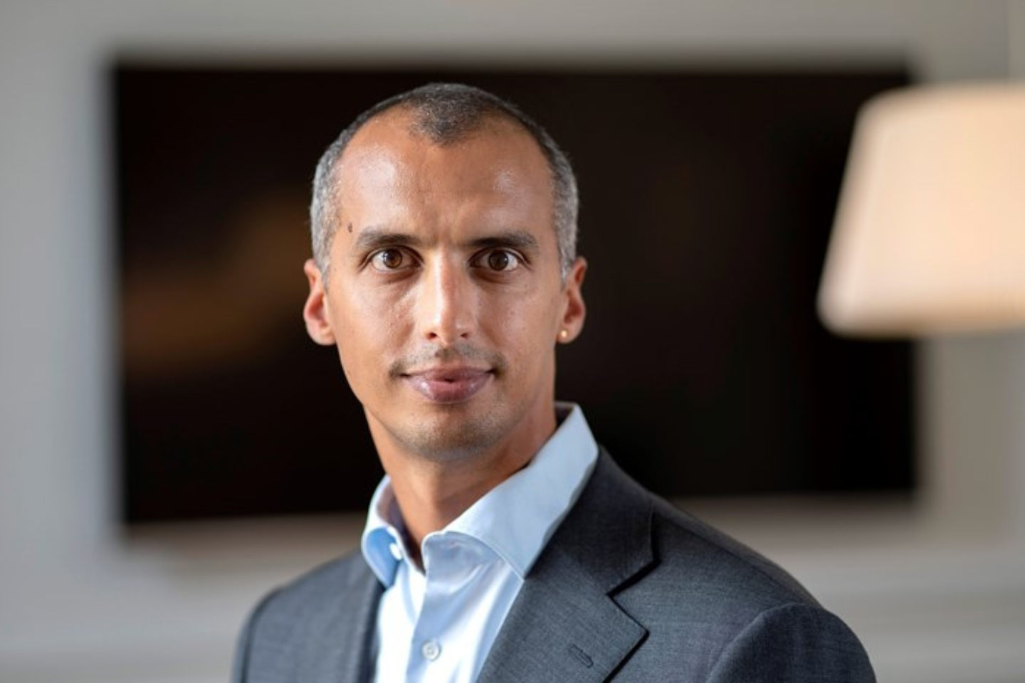 portræt af Mattias Tesfaye